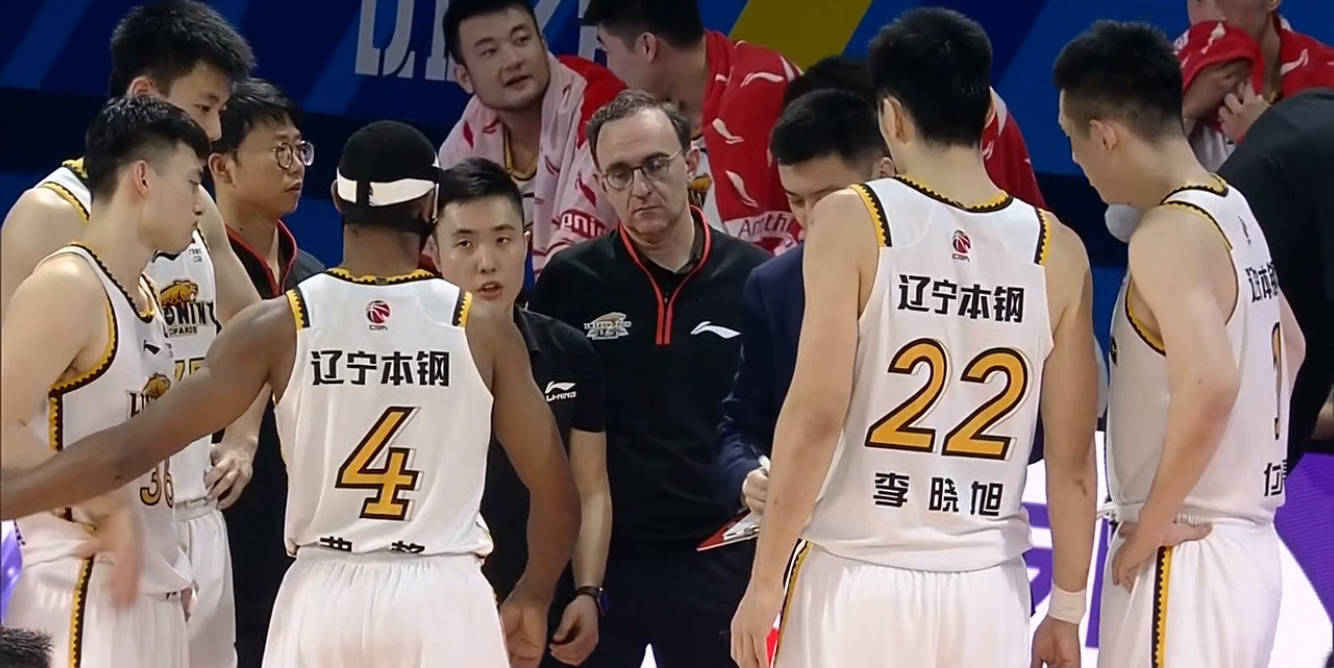 赵率舟在竞争中,已经落后于丛明晨和李虎翼两名射手了.最后一轮常