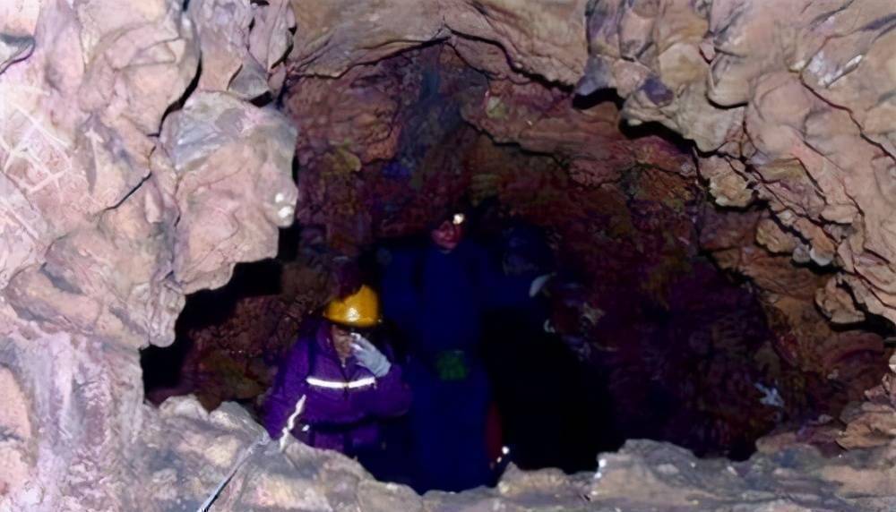 原创峨眉山九老洞暗藏杀机多名探险者在此失踪洞内有什么秘密