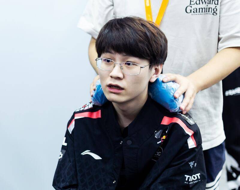 原创伙食太好了meiko在edg八年没长胖去tes半年脸就变形了