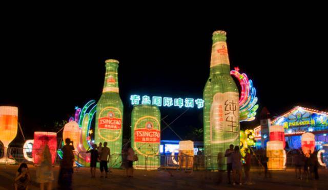 原创青岛酒王任光超获11连冠靠喝酒赢车买房还娶到漂亮老婆