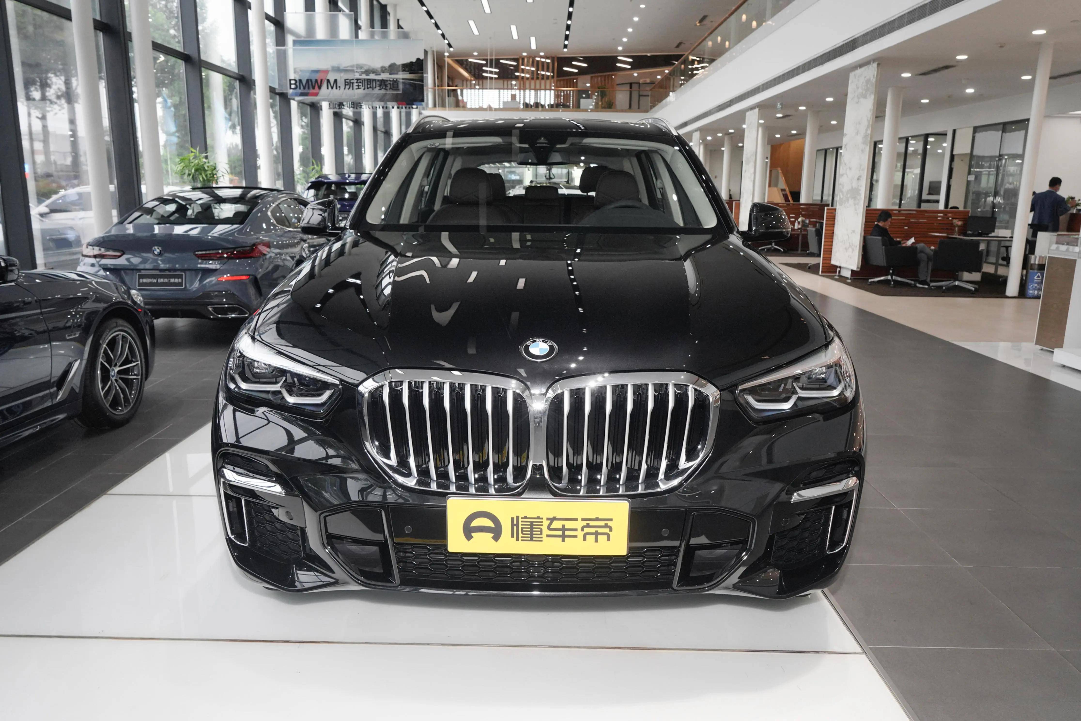 宝马x5装载的 b48b20g 这款发动机,245马力,最大功率180千瓦,最大扭矩