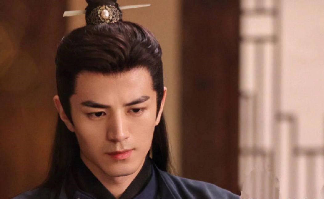 在追寻丈夫的过程中,她意外发现了荀昌浩隐藏的身份.