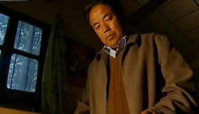 400年的传家之宝全国独一无二文物专家20多次上门求老人上交