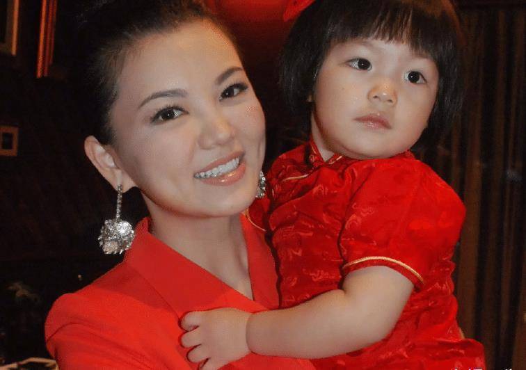 原创有种优秀叫李湘女儿晒出父女打篮球照王诗龄青春可爱活力满满