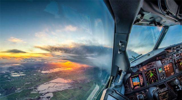 当"机长",一顿操作后飞机撞山,75名乘客无一幸存_驾驶员_俄罗斯_班机