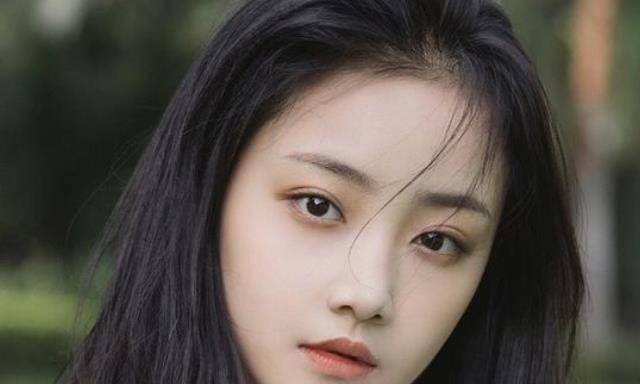 原创原创于正力捧却不火的4位艺人李一桐不算啥而他四年11部剧依旧糊