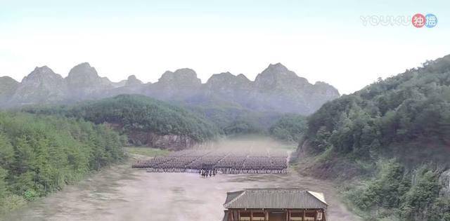 第一季《军师联盟》讲述司马懿辅佐曹丕参加夺嫡大战,司马懿的狼狈之