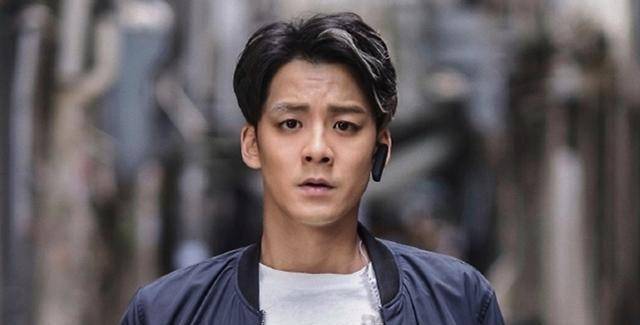 原创tvb又一鲜肉获捧余德丞出道八年首当男主曾因昏迷抢救引关注