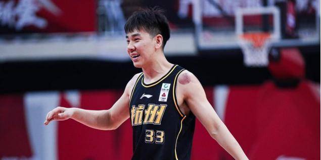 冯欣力挽狂澜深圳男篮惊艳登场广厦教训铭心