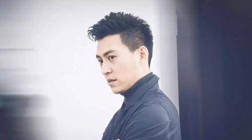 原创靳东宁赔巨额违约金也坚决辞演不满女主被换看到人选后明白了