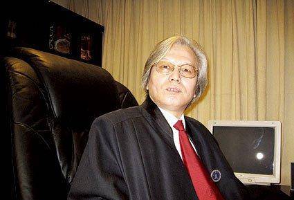 原创佟林赌气为刘涌辩护一举成名成名后很少能踏实地在家里待一天