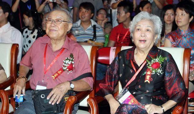 原创原创85岁谢芳近照曝光与爱人张目同框老当益壮岁月如梭青春不老