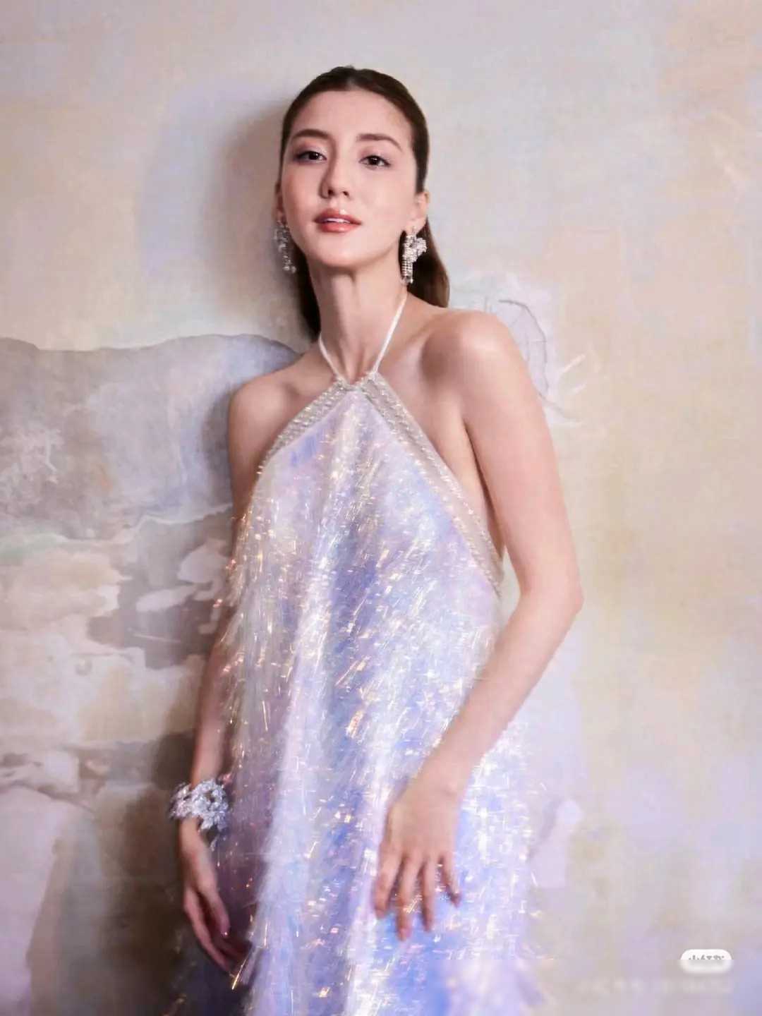 吴千语最新写真照,演绎优雅魅力,美丽无限_风格_网友_豪门