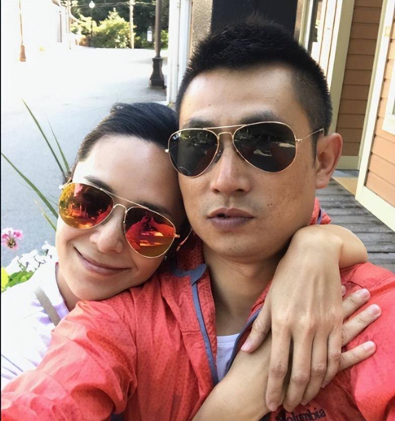 温兆伦_妻子_媒体