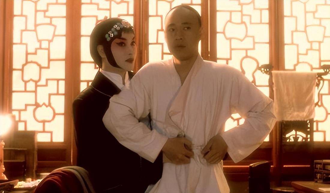 拍摄《霸王别姬》时张丰毅透露"大家都躲着张国荣,觉得很丢人"