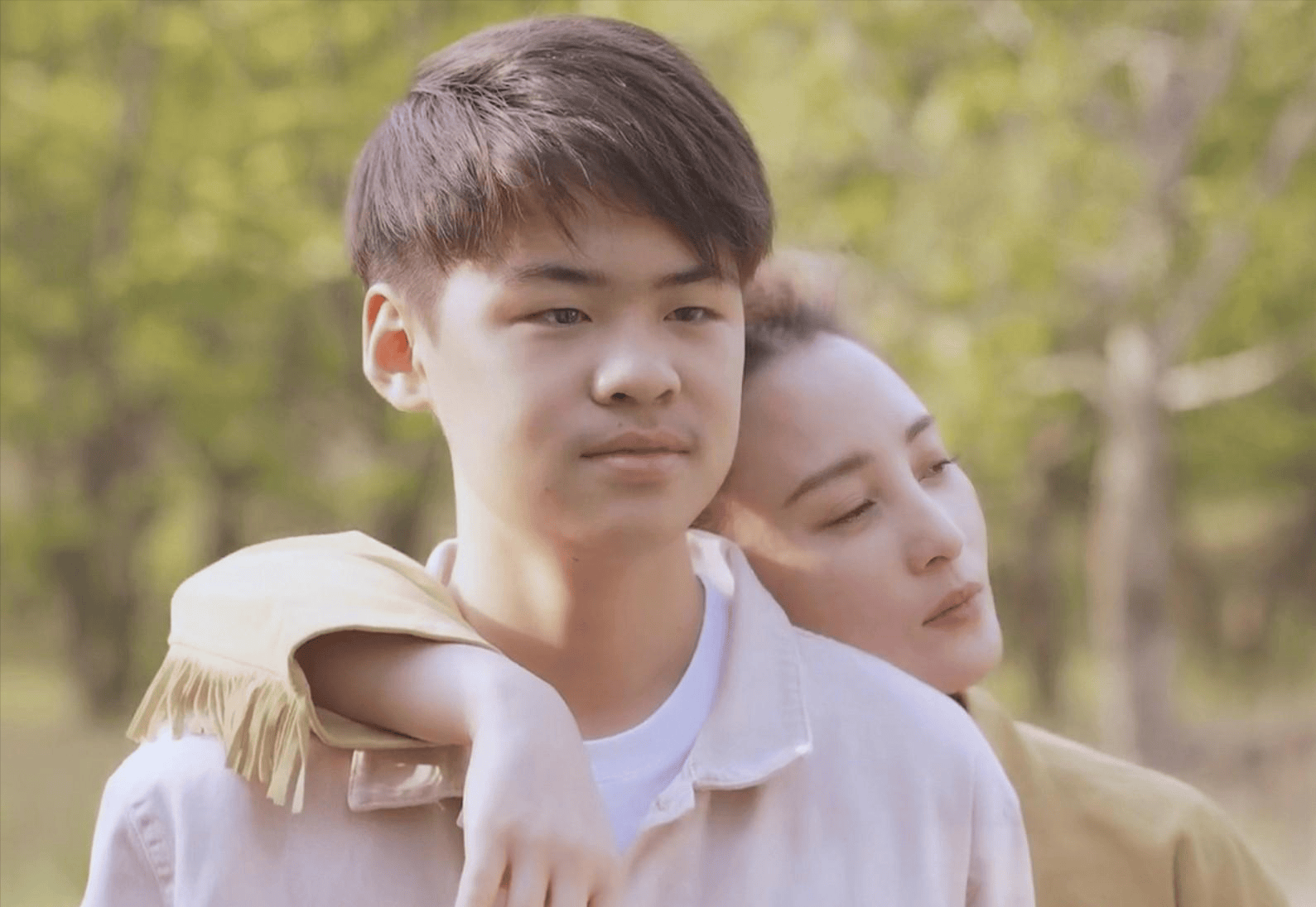 蒋勤勤儿子的颜值,表明了陈红真的在努力改变遗传基因_陈建斌_陈飞宇