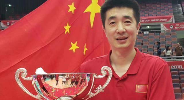 安家杰已着手主教练一职观察14支战队来选人顶替郎平信心大增