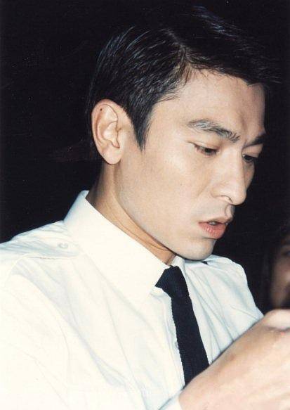 原创被天王藏了23年46岁诞下一女朱丽倩嫁刘德华后受了多少委屈