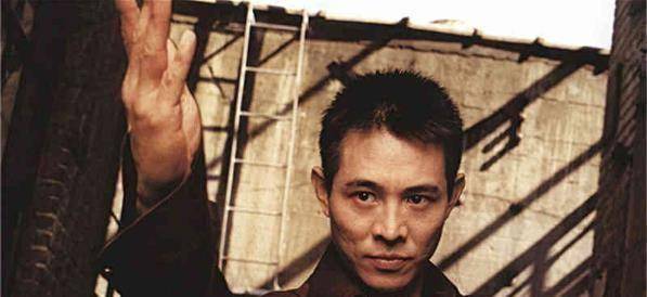 原创原创57岁李连杰久违露面疾病缠身身材发福走样曾向妻子交代后事