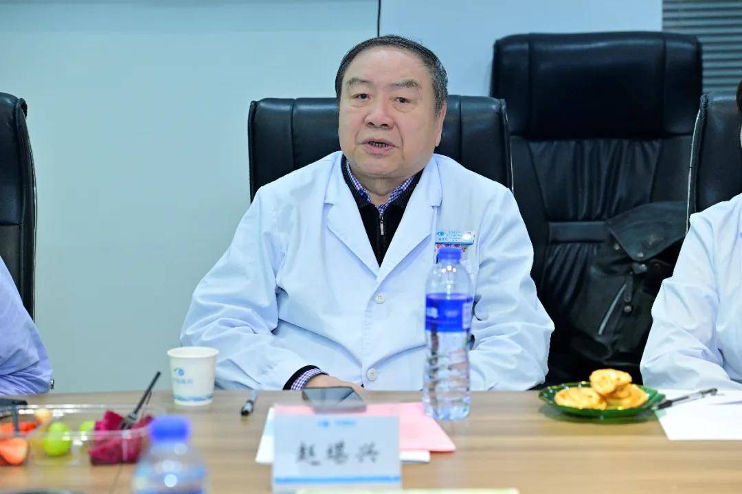 赵堪兴教授表示,许迅教授在近视防控工作上的站位之高,谋划之远令人