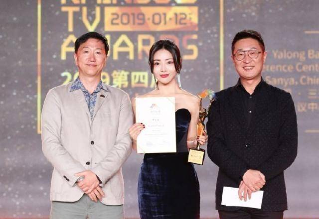 爱情公寓唐悠悠与富豪老公离婚,三年前就传婚变,甜蜜瞬间全删除