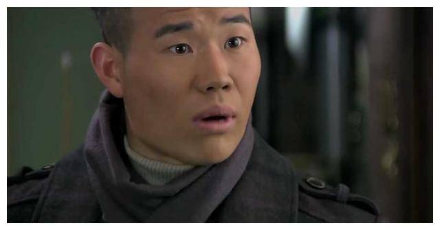 史上最上流的抗日神剧战士们一言不合就走秀名牌首饰应有尽有