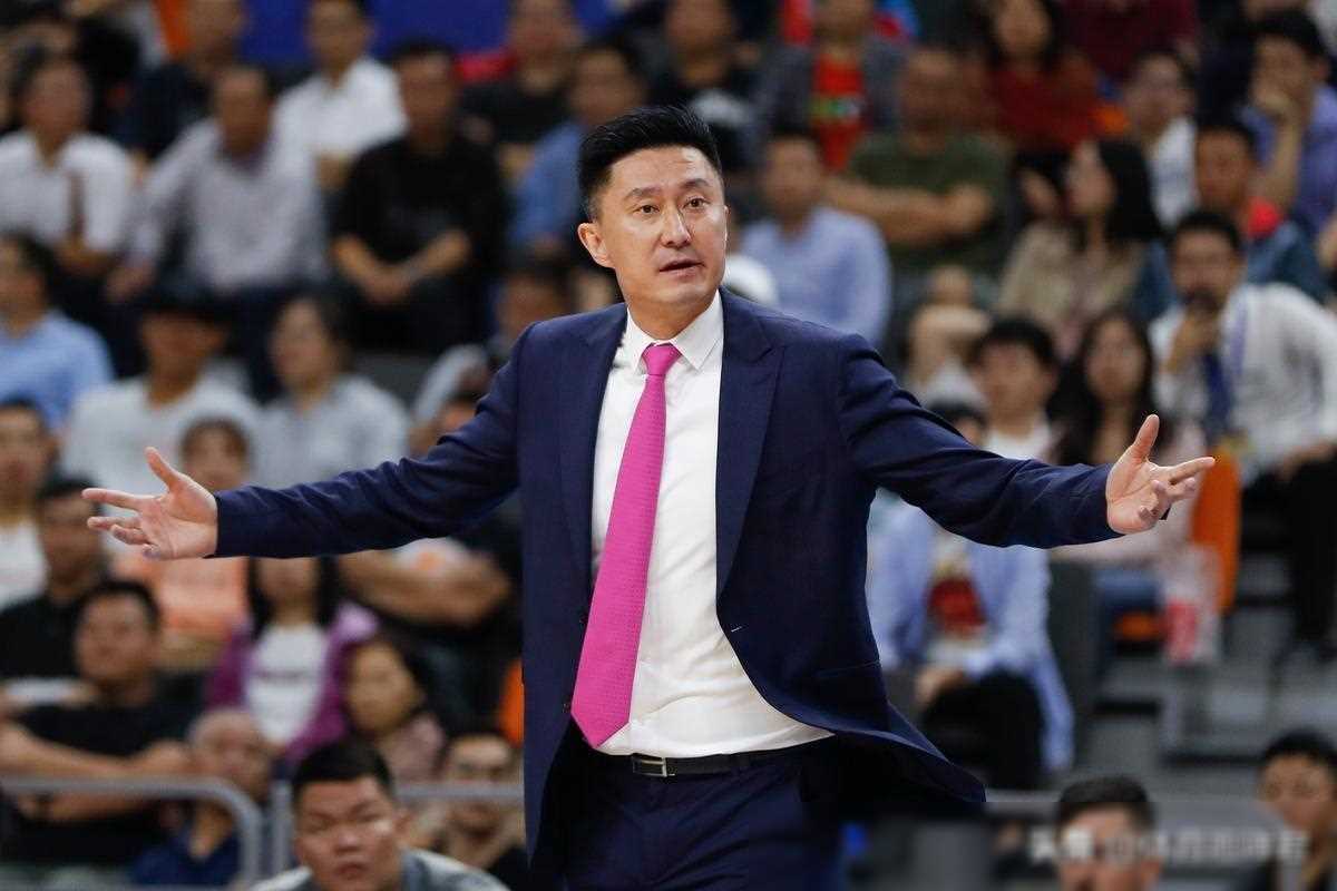 广东战同曦威姆斯球迷相约杜锋新目标曝光