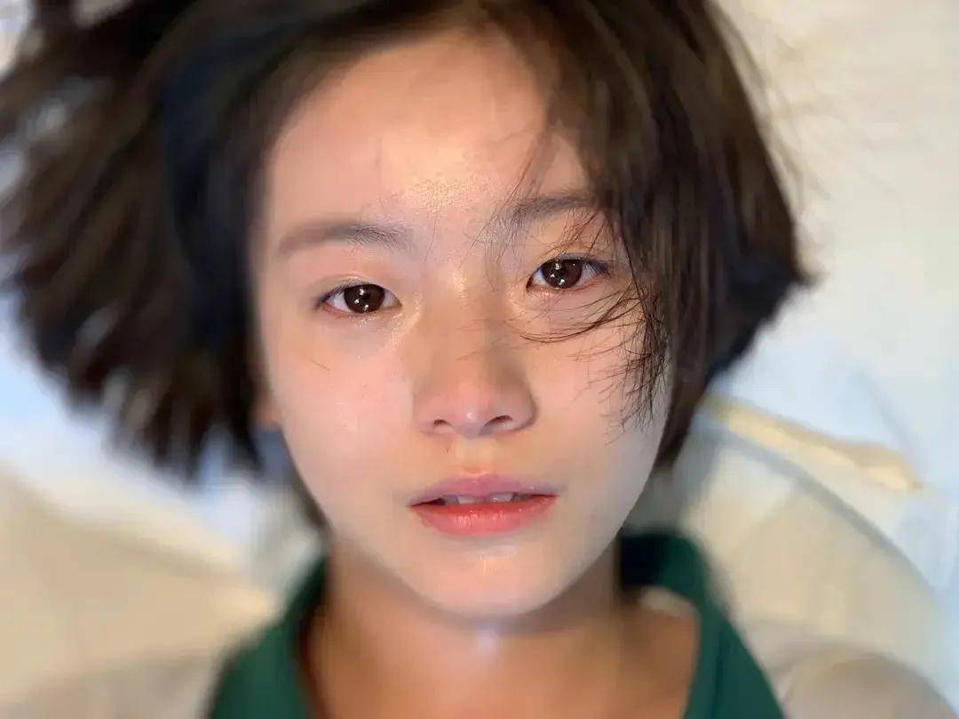 原创大学都考不上却能演戏被徐静蕾力捧的李庚希让关晓彤都羡慕