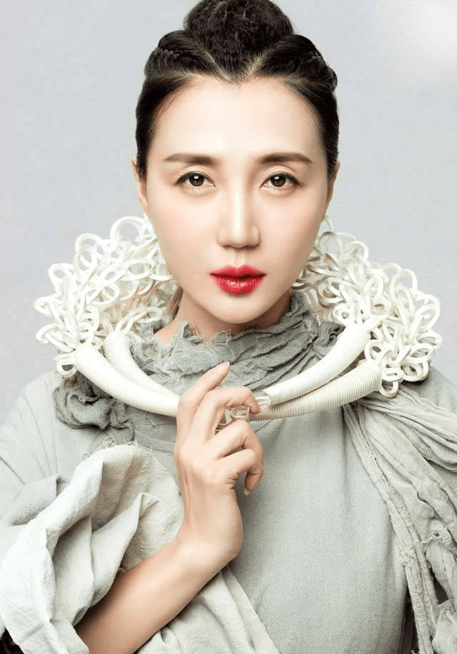 阿朵:演艺巅峰如何铸就?公益之心如何传递?期待未来新篇章!