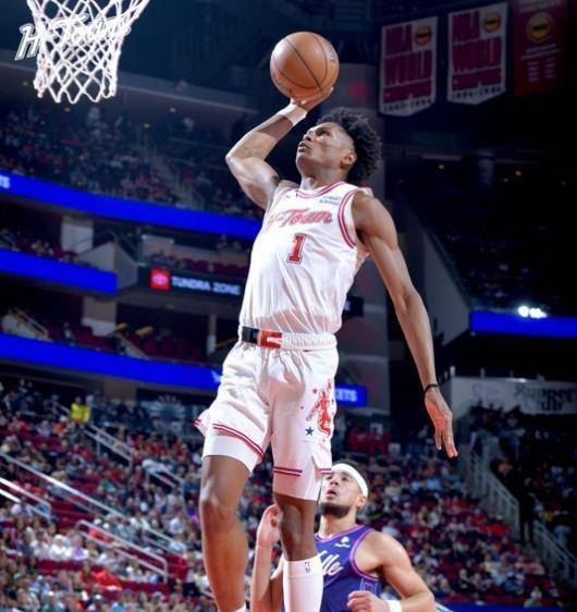 nba新秀崭露头角阿门汤普森入选月最佳提名