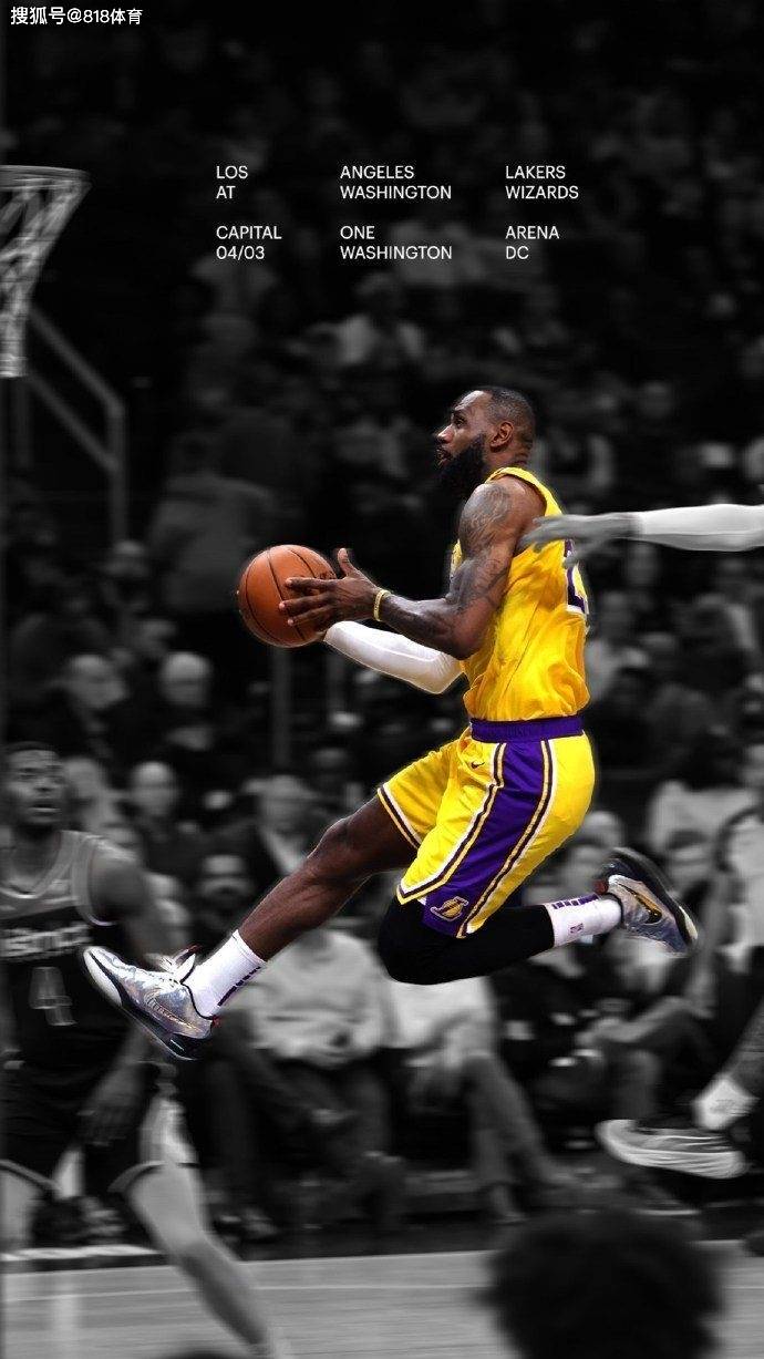 詹皇上篮裁判漏吹奇才犯规,老詹爆粗:这不吹个犯规啊,贱人!