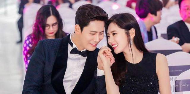 最大的问题就是语言不通,秋瓷炫讲韩语,凌潇肃讲汉语,李彩桦讲粤语