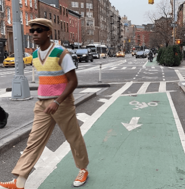 2024年嘻哈穿搭趋势汇总,酷炫旋出火!