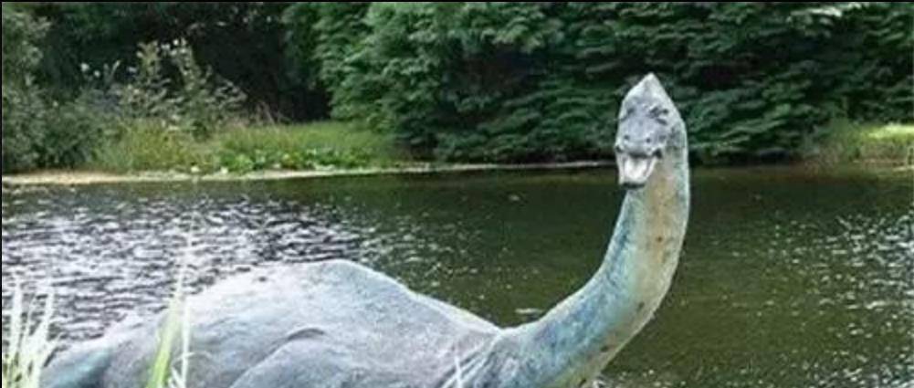 新疆惊现水怪一口拖走喝水的牛羊附近居民无不惊恐