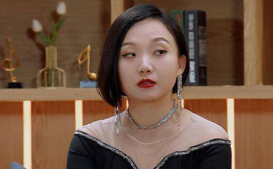 辣目洋子:自信天花板,拒绝身材焦虑,被导演赞扬的她有什么魅力