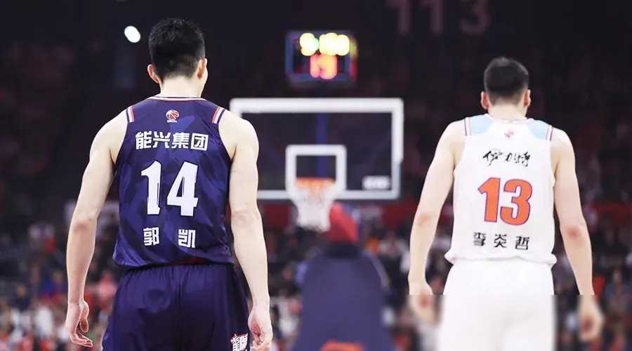 cba中的坚韧生存者断臂可以弯腰不行