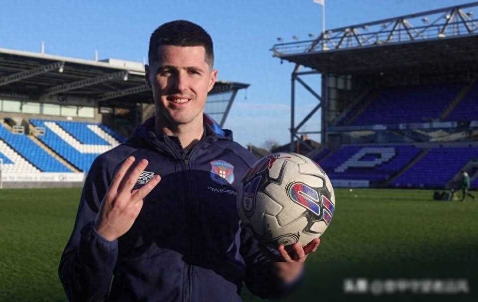 英甲比赛朴茨茅斯表现出色中卫戴帽垫底队受挫