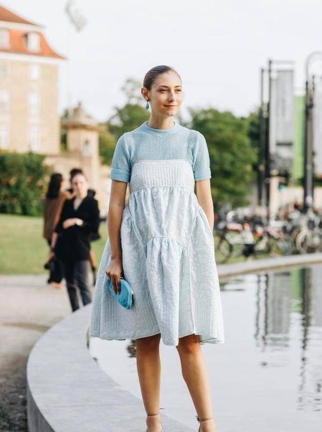 不要再抗拒短袖针织衫了时尚又舒适穿上它气质好得不得了