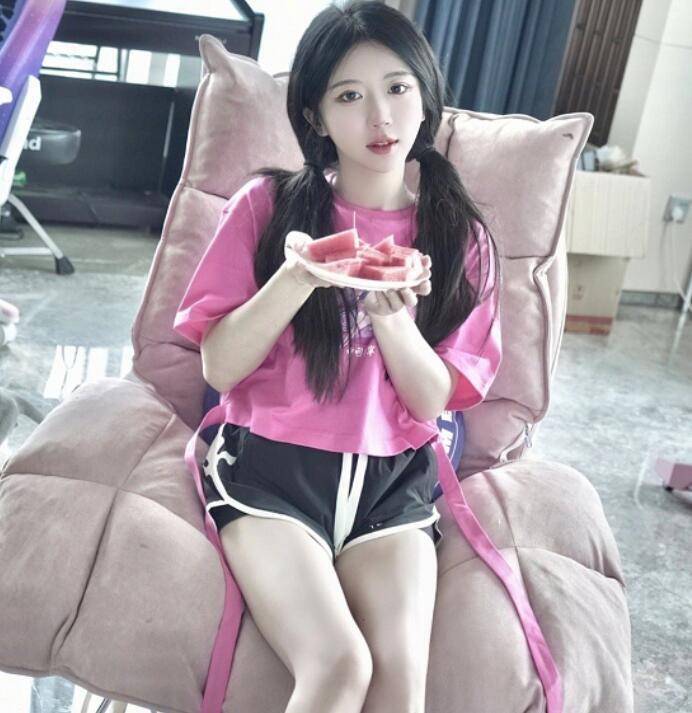 呆妹儿公开指责旭旭宝宝,要求他退还工资,已经准备走法律途径