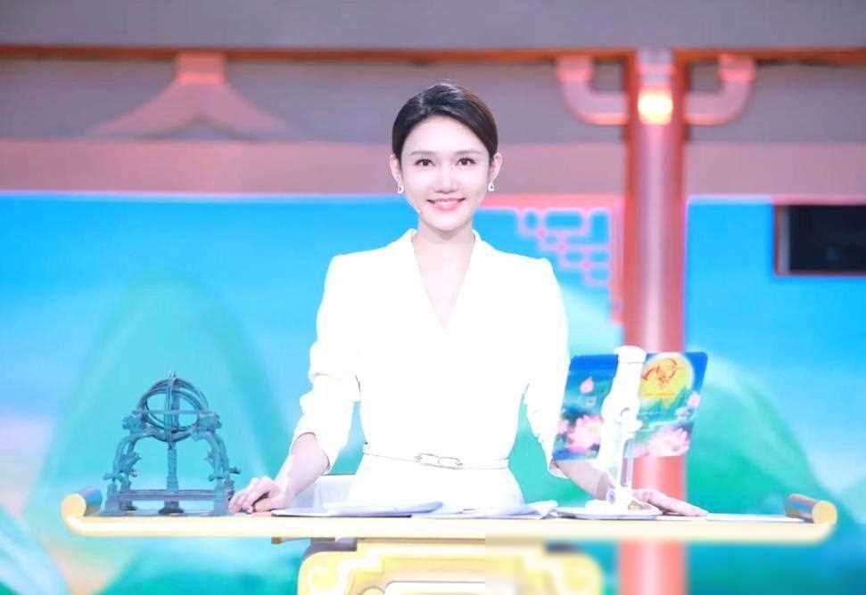 央视主持人龙洋择偶标准高受关注未曝有车有房私生活引热议
