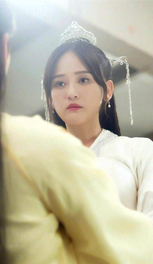 41岁的陈乔恩遇到小9岁男友艾伦网友陈乔恩你要幸福哦