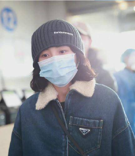 别再劝张子枫了风波后首次露面满脸笑容心情好