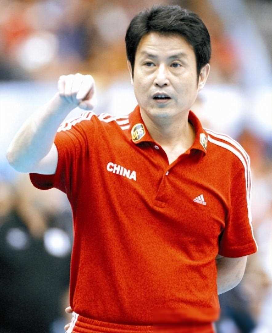 在最艰难的时刻,李东红的出现让陈忠和重新感受到了生活的温暖和幸福.