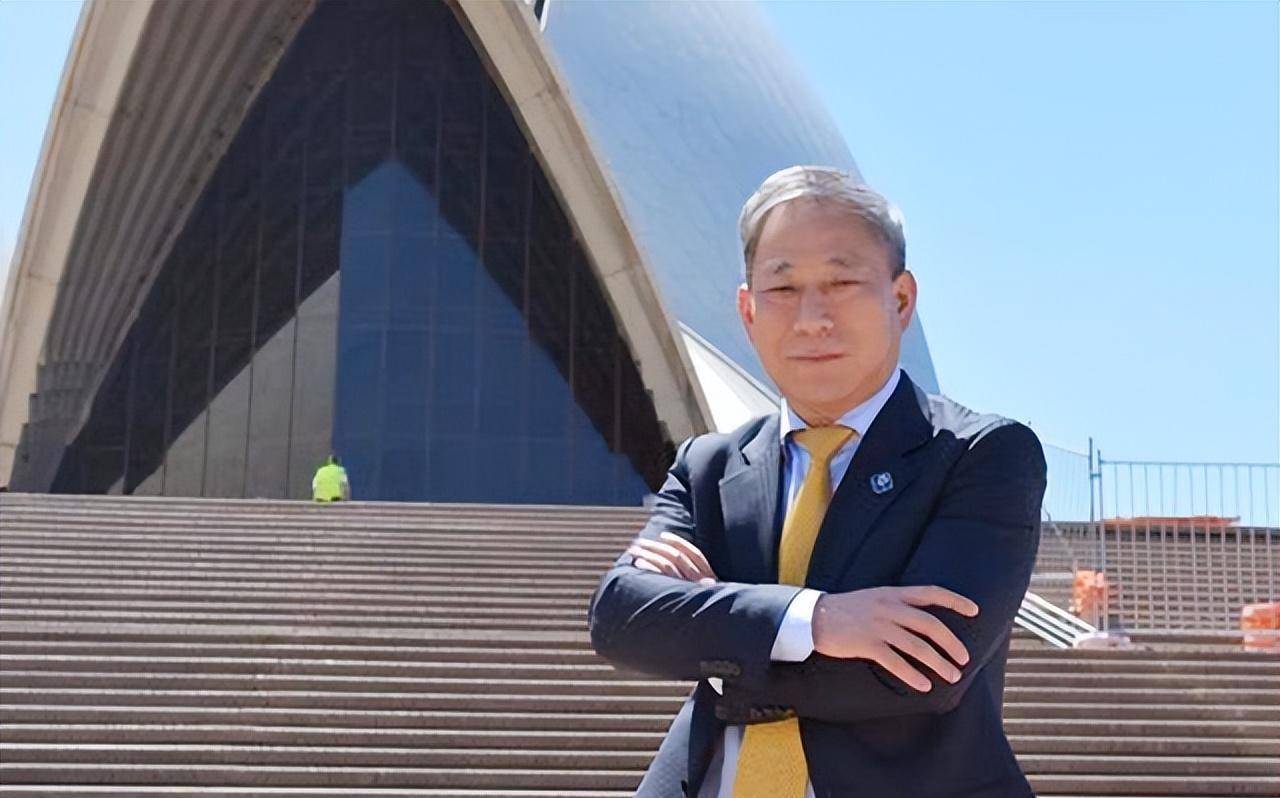 中国狂人严介和:娶学生,180天夷平700座山,儿子接下千亿帝国_严昊