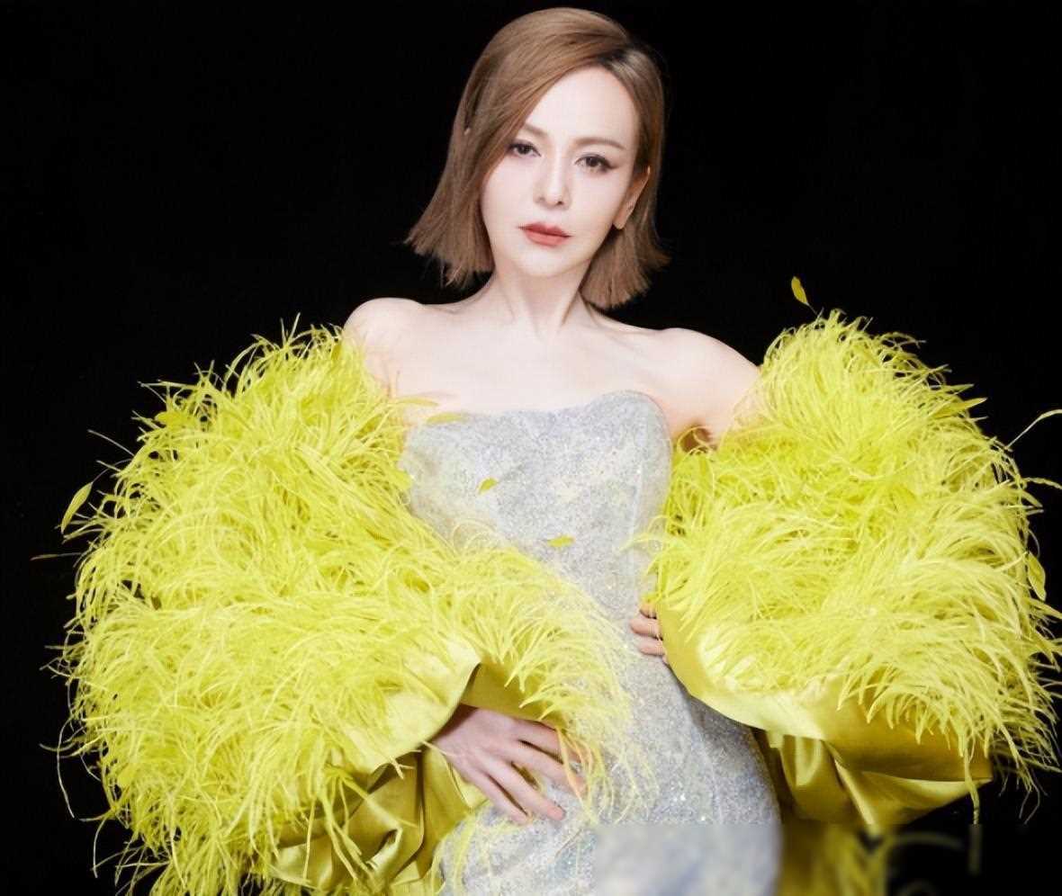 原创53岁性感尤物雪姨身材依旧火辣引发热搜网友直呼雪姐