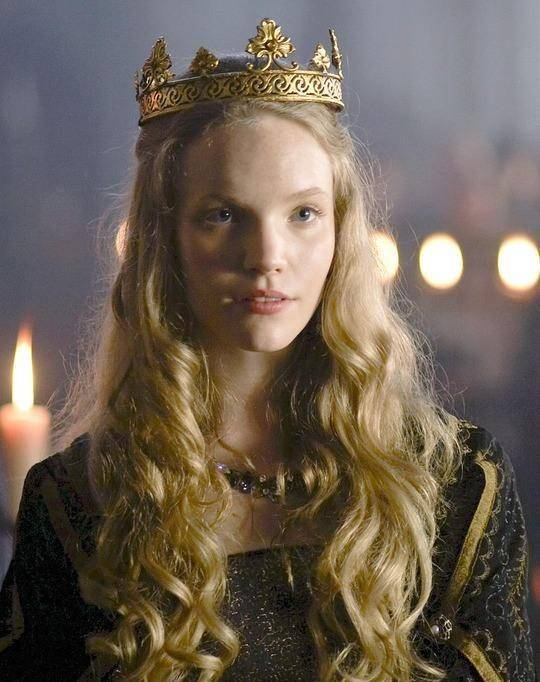 安妮公主是一个脾气很好的女人,她经常出席宫廷宴会,和新王后凯瑟琳