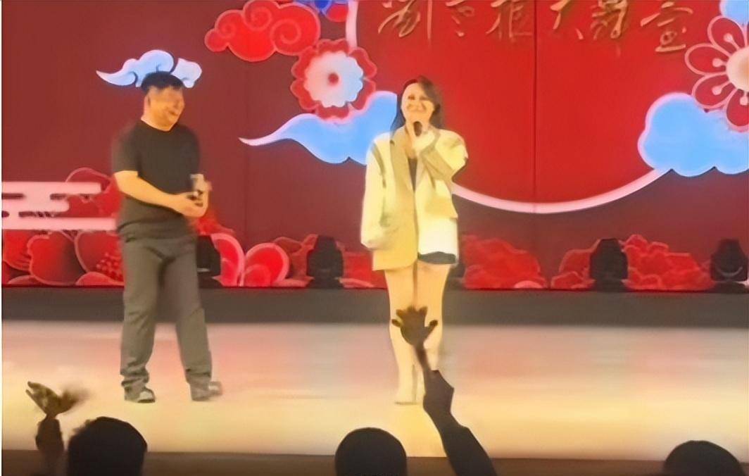 原创徐会计新婚妻子首次亮相刘老根大舞台东方老赢这次是真赢了