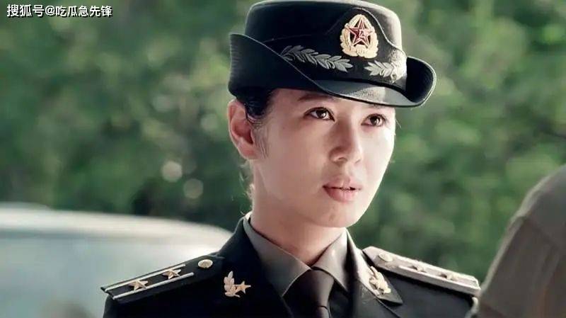 这7位很符合"军人气质"的女明星,从不矫揉造作尬演,太迷人了
