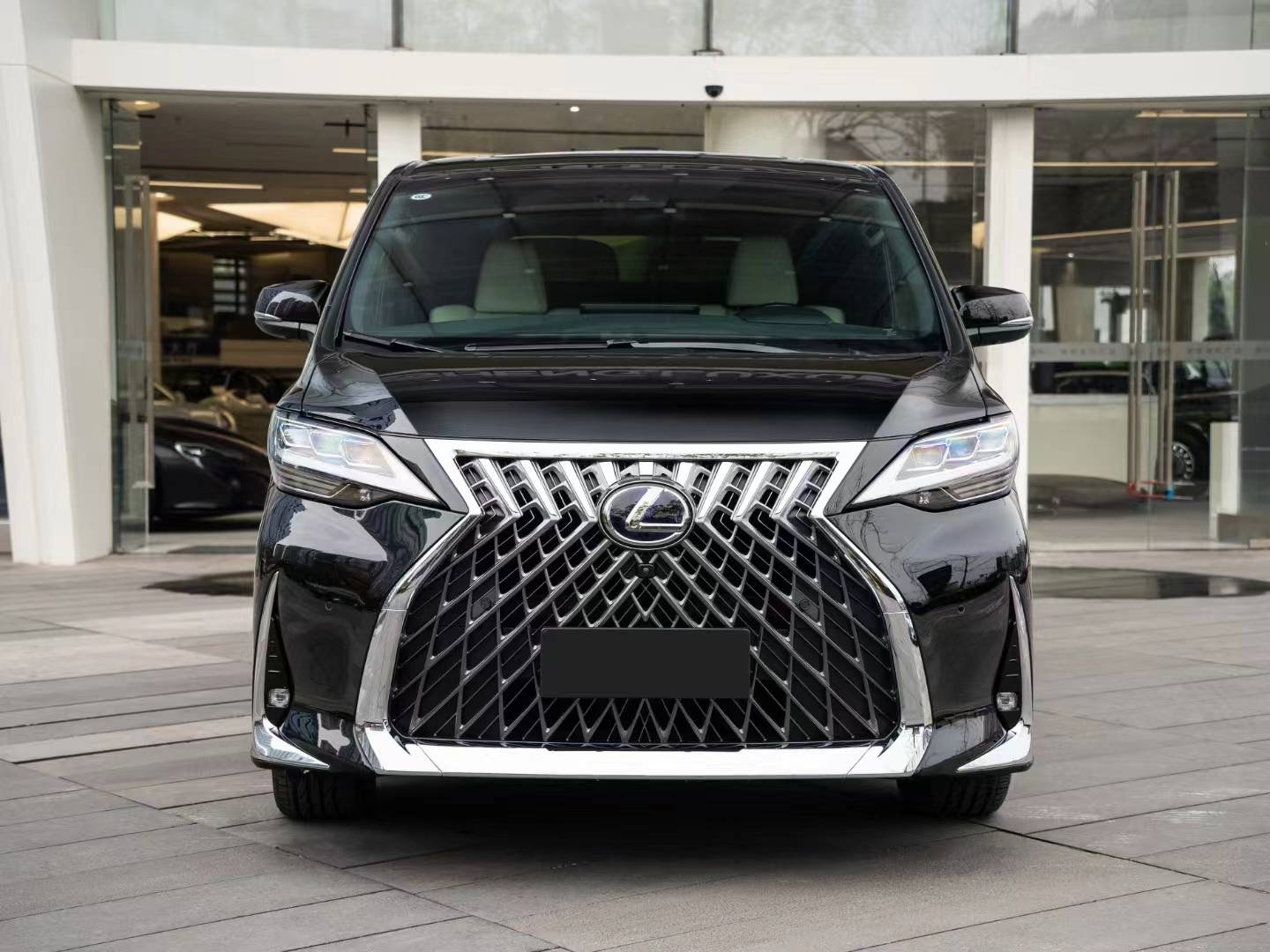 日产高端保姆车,雷克萨斯lm300h,四座御世版,稀缺黑米