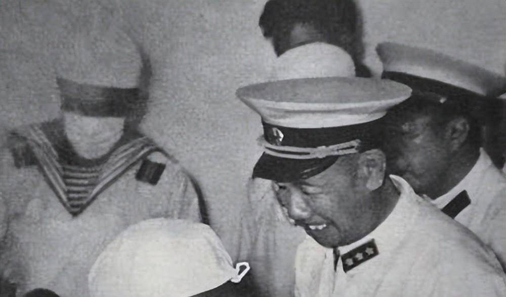 很多人都是他的老部下,例如王近山,杜义德,陈锡联,陈再道等等一批战将